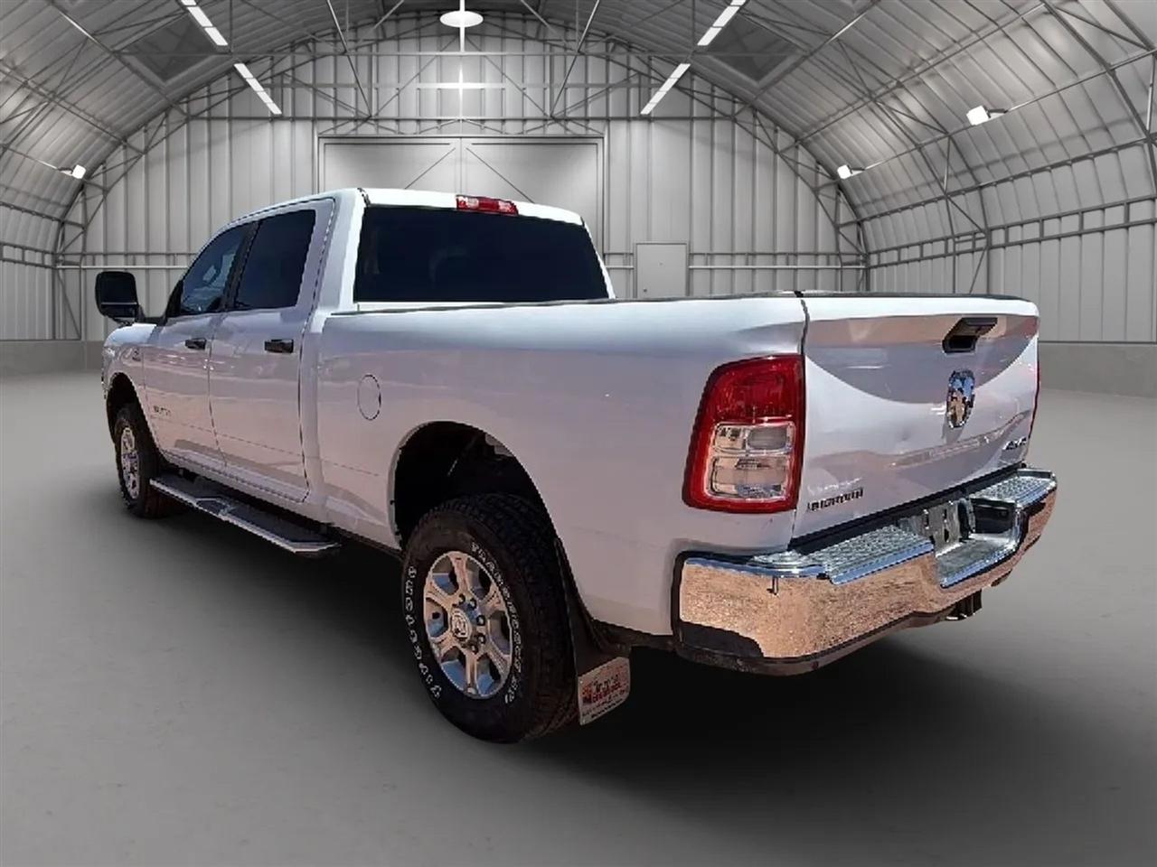 RAM 2500 Tradesman Crew Cab SWB 4WD 2023