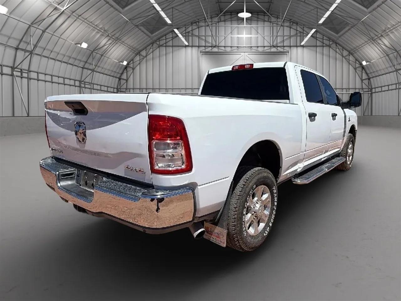 RAM 2500 Tradesman Crew Cab SWB 4WD 2023