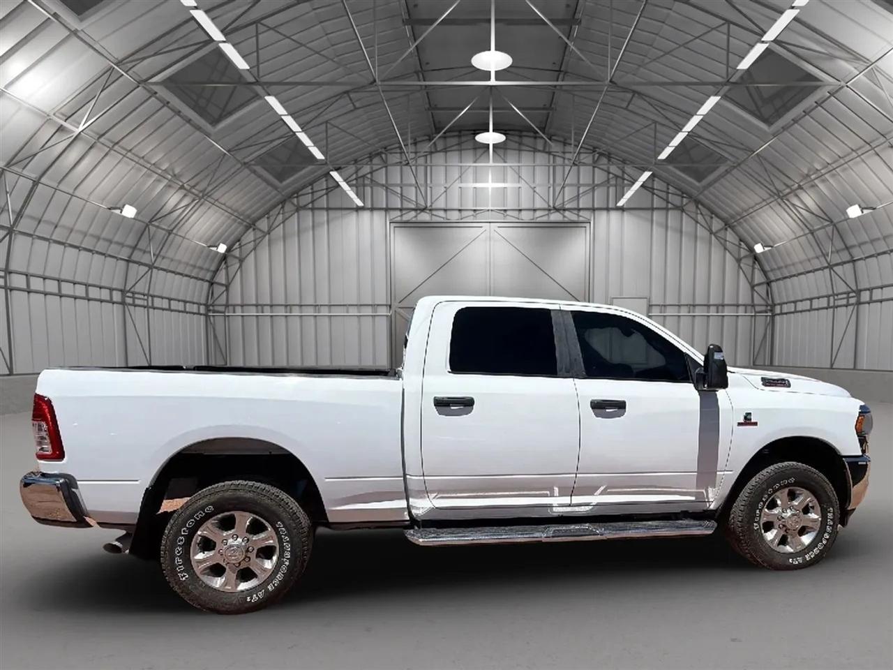 RAM 2500 Tradesman Crew Cab SWB 4WD 2023