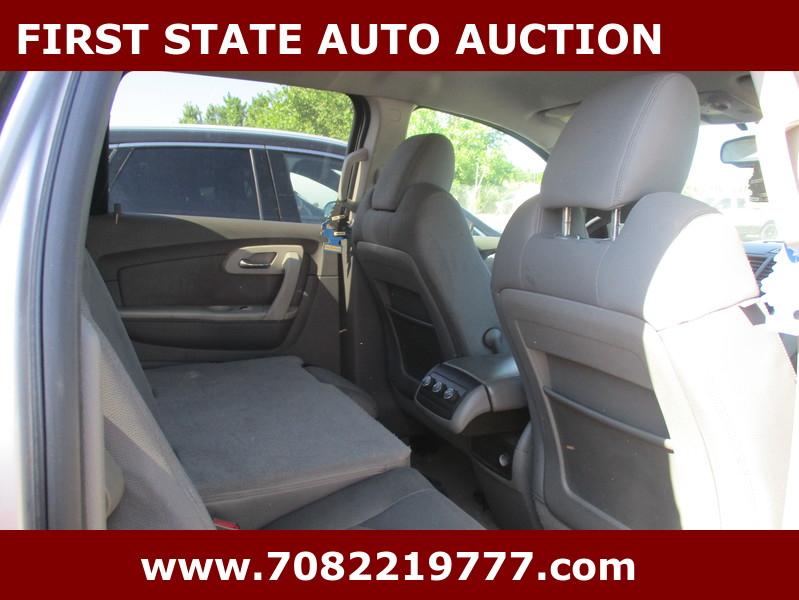 Chevrolet Traverse LS AWD 2010