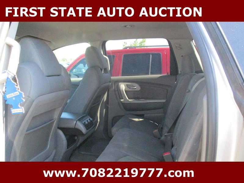 Chevrolet Traverse LS AWD 2010