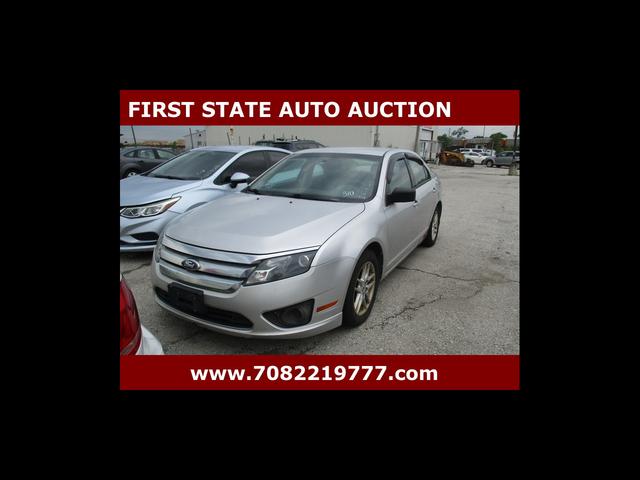 Silver 2011 Ford Fusion Sedan Front-Wheel Drive