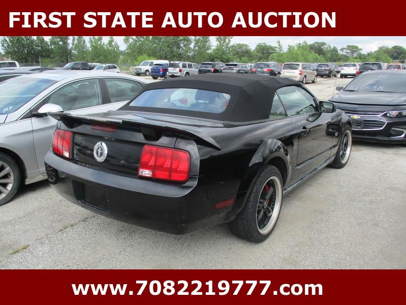 Ford Mustang  2005