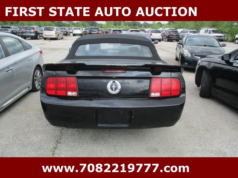Ford Mustang  2005