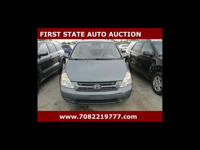Gray 2009 Kia Sedona