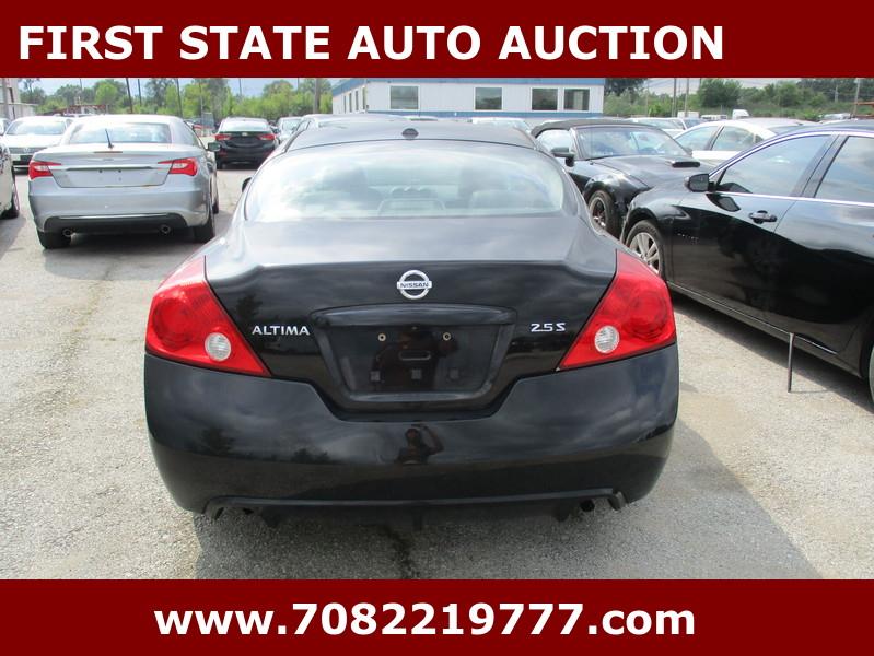 Nissan Altima  2010