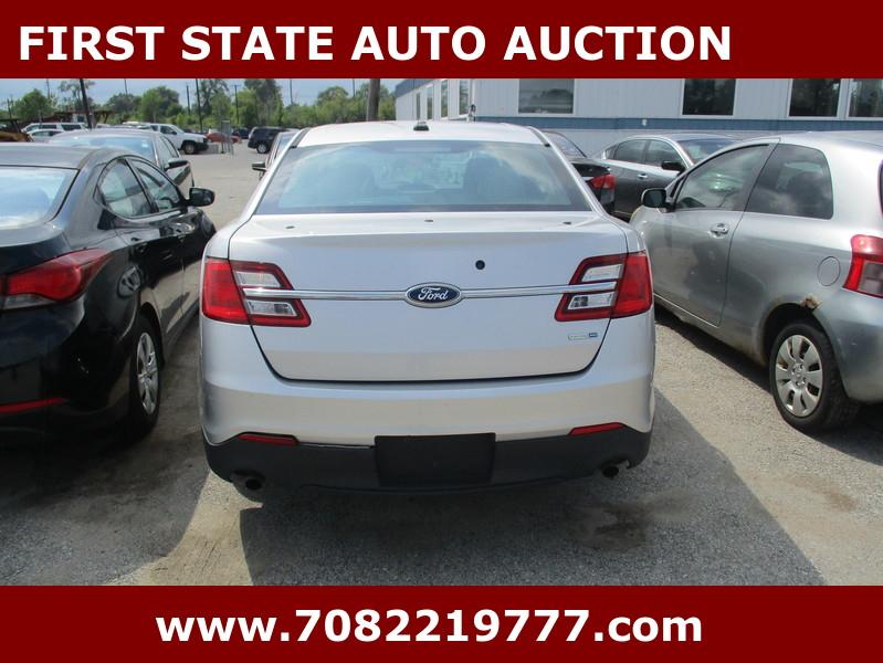 Ford Taurus  2015