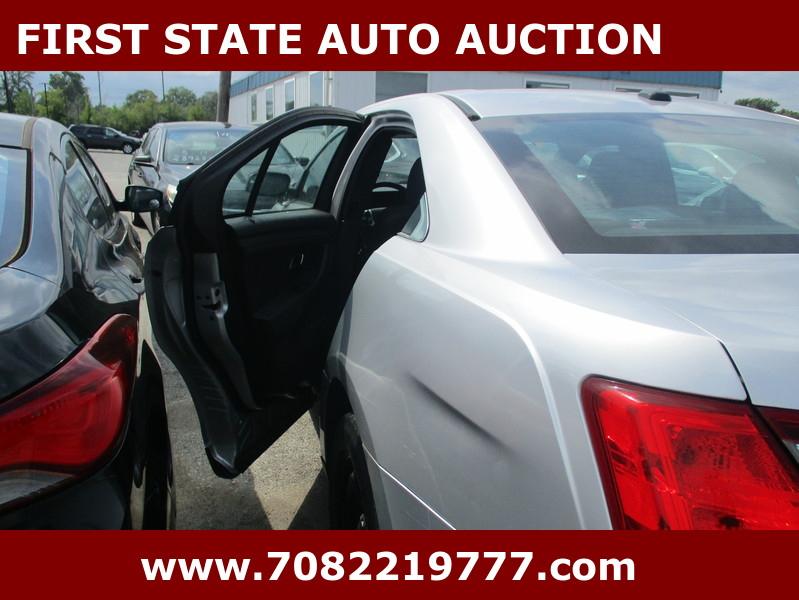 Ford Taurus  2015