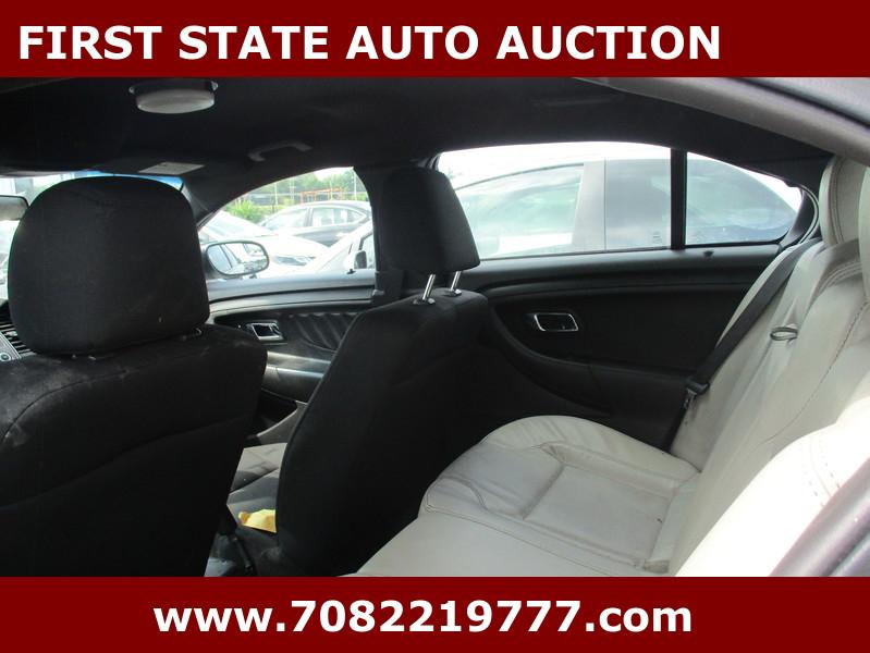 Ford Taurus  2015