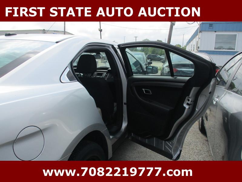 Ford Taurus  2015