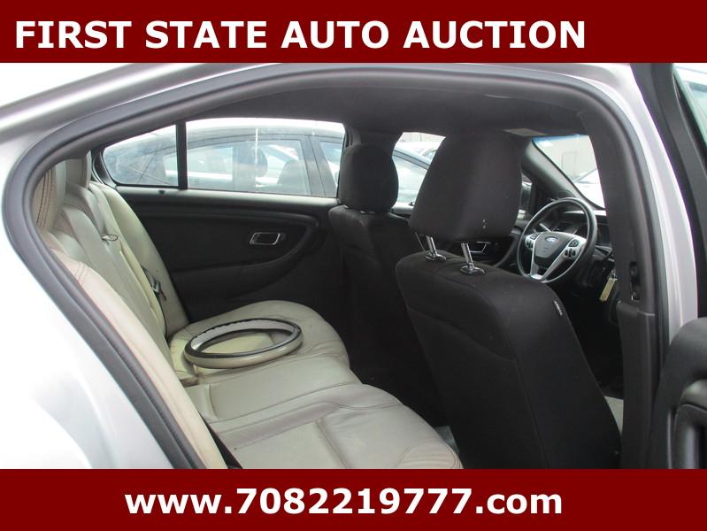 Ford Taurus  2015