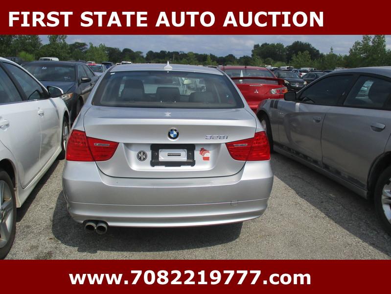 BMW 3-Series  2010