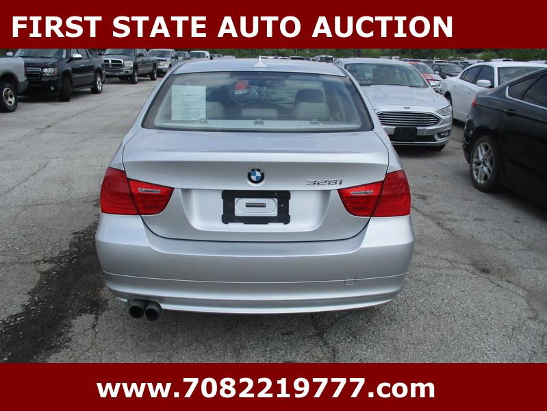 BMW 3 Series  2011