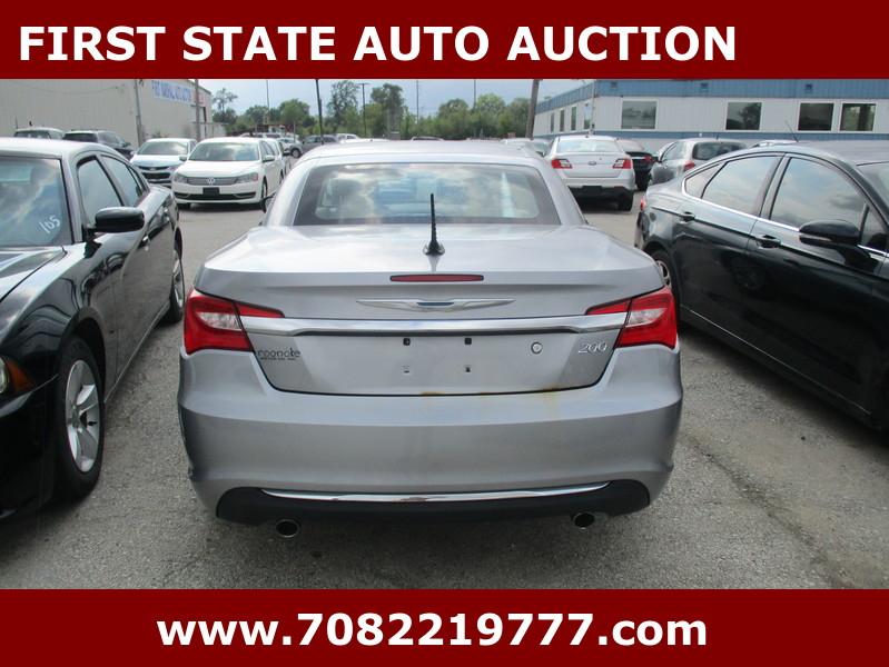 Chrysler 200  2013