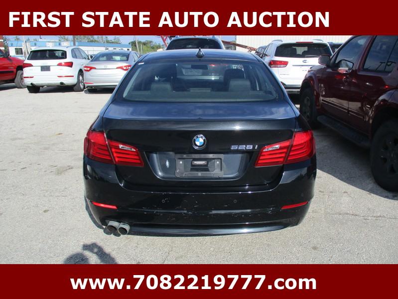 BMW 5-Series 528i xDrive 2012