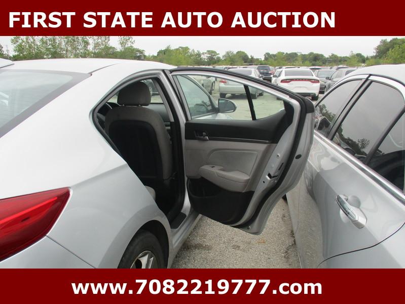 Hyundai Elantra  2018