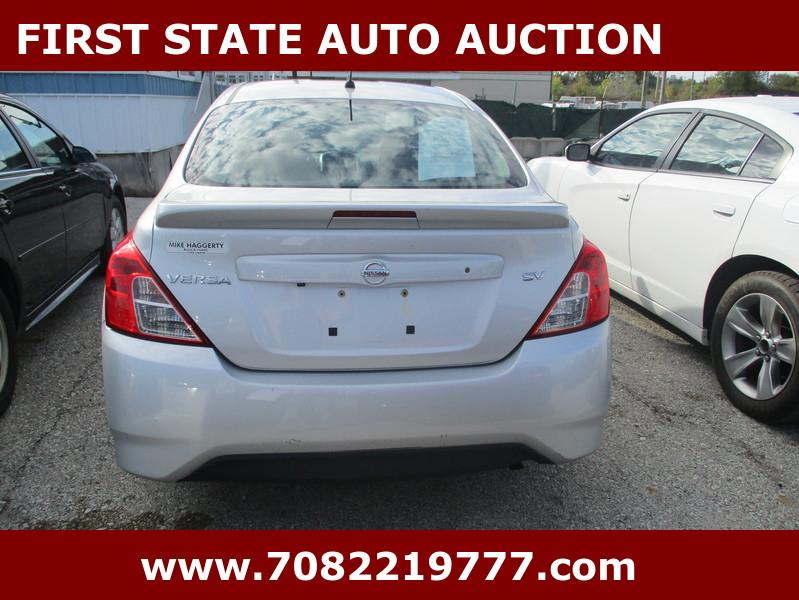 Nissan Versa 1.6 S 5M 2019