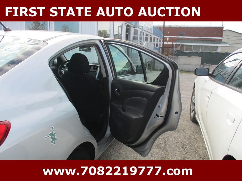 Nissan Versa 1.6 S 5M 2019
