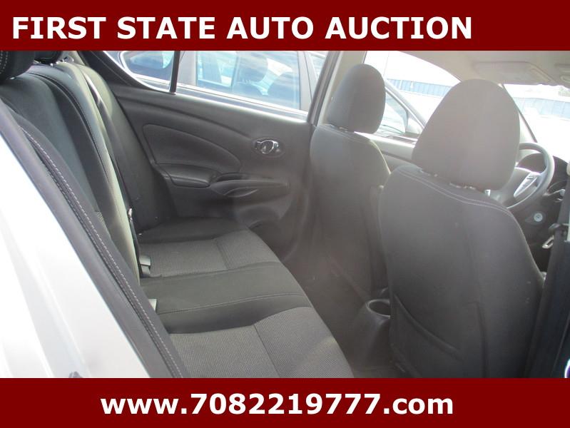 Nissan Versa 1.6 S 5M 2019