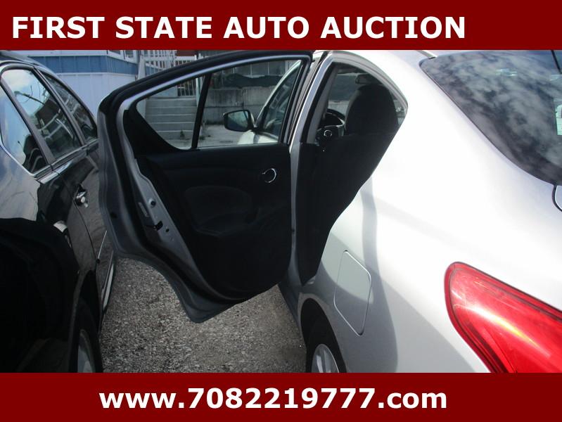 Nissan Versa 1.6 S 5M 2019