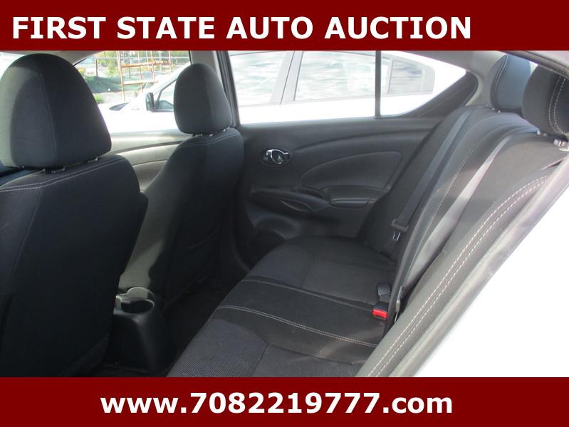 Nissan Versa 1.6 S 5M 2019