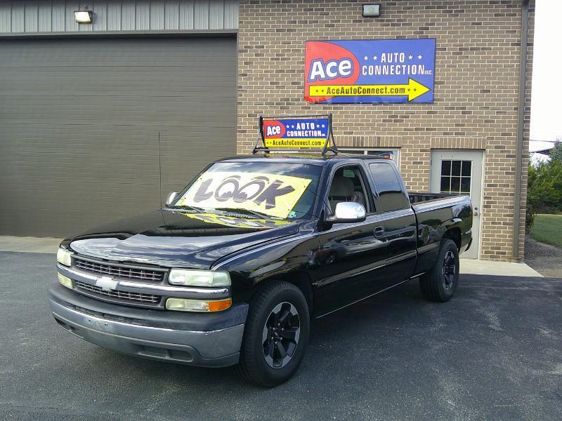 Chevrolet Silverado 1500 LS Ext. Cab 3-Door Long Bed 2WD 2000