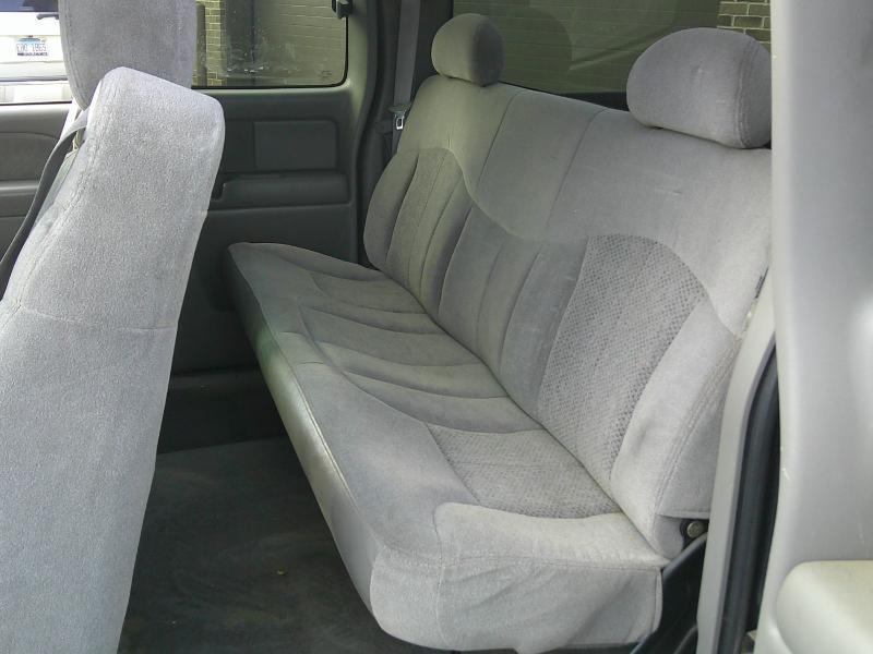 Chevrolet Silverado 1500 LS Ext. Cab 3-Door Long Bed 2WD 2000