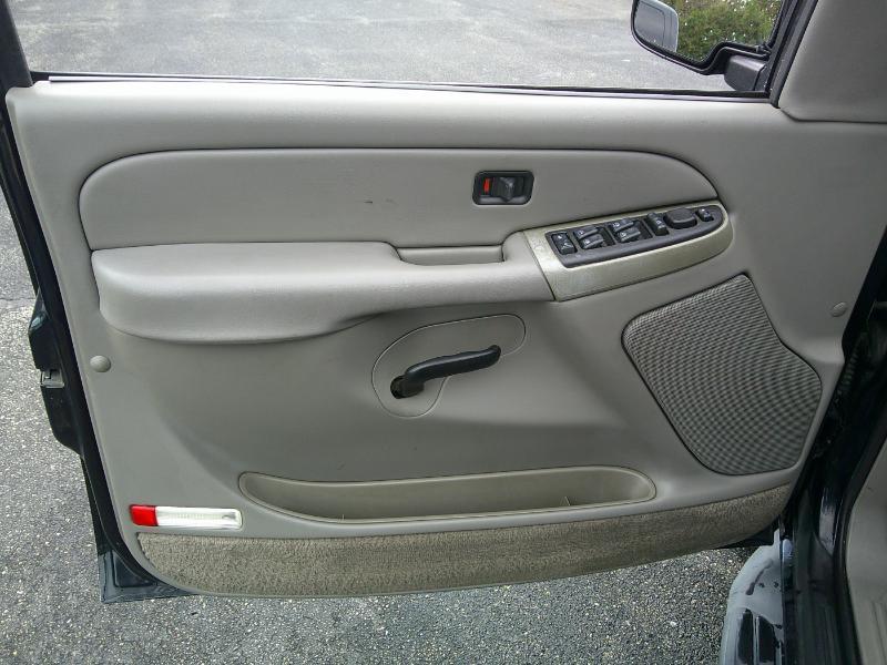 Chevrolet Tahoe 2WD 2005