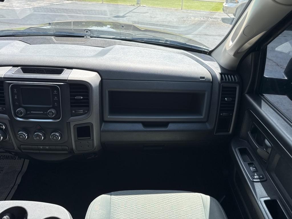 RAM 1500 Tradesman Quad Cab 2WD 2018