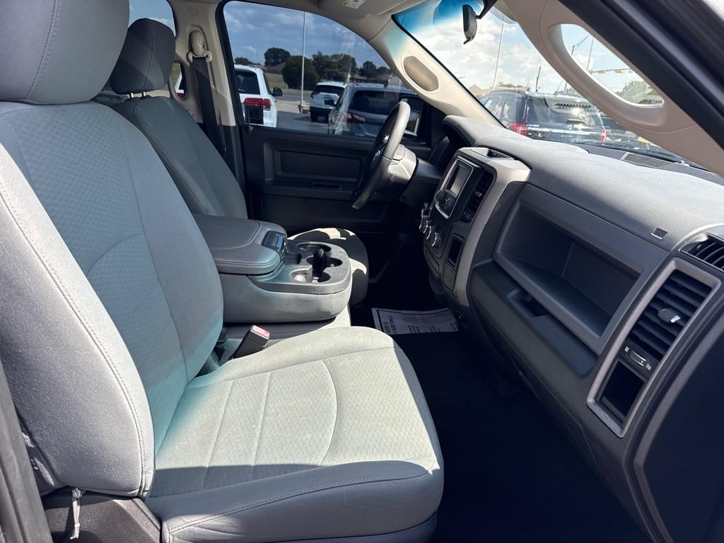 RAM 1500 Tradesman Quad Cab 2WD 2018