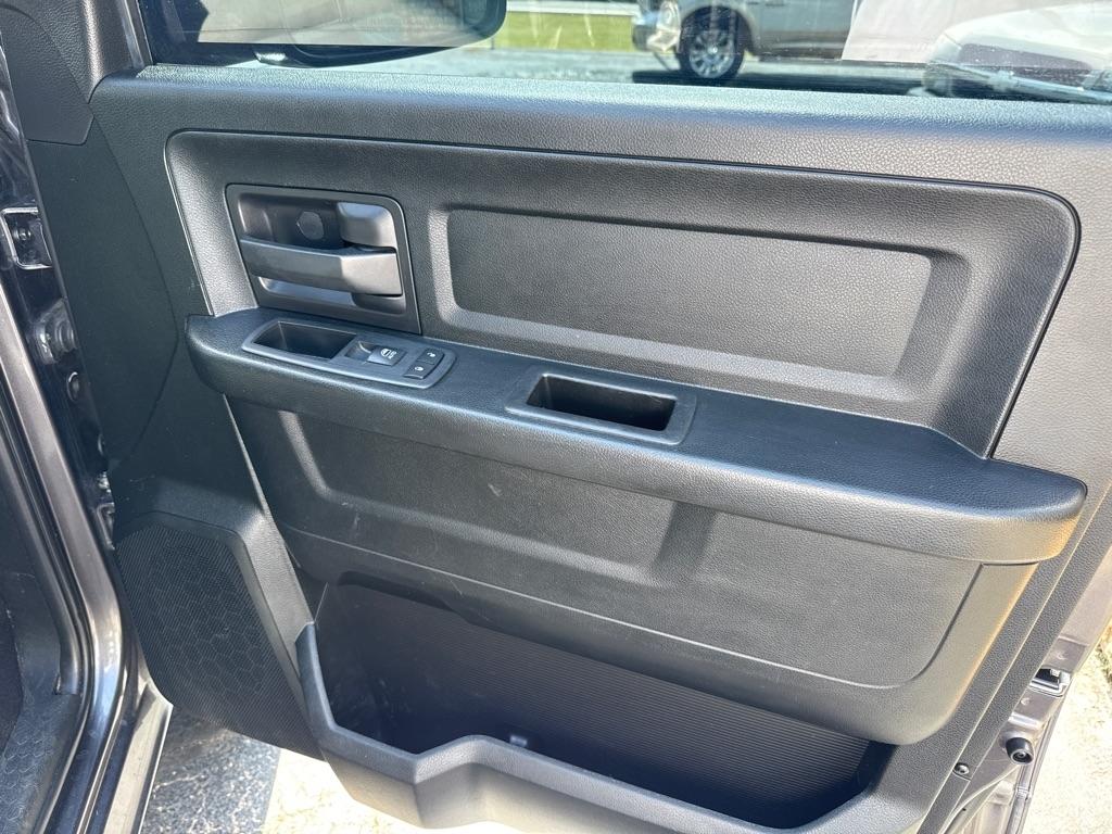 RAM 1500 Tradesman Quad Cab 2WD 2018