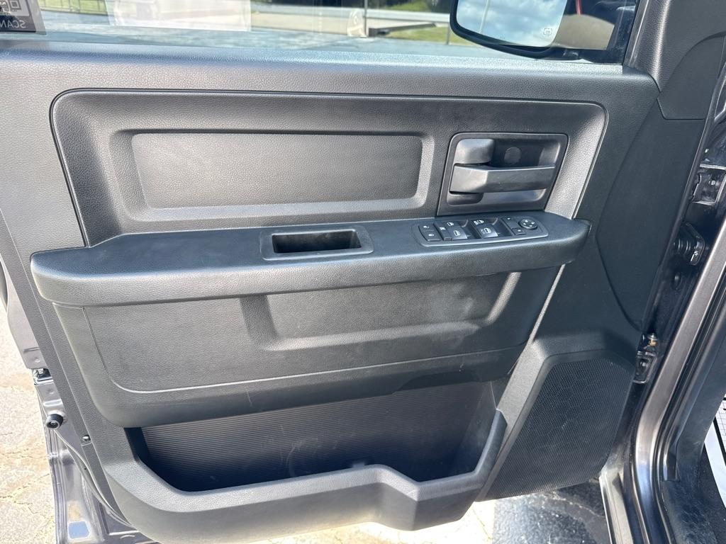 RAM 1500 Tradesman Quad Cab 2WD 2018