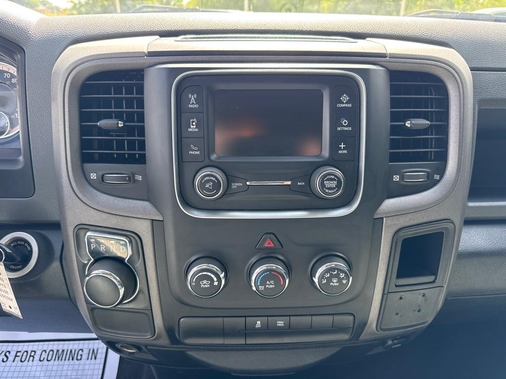 RAM 1500 Tradesman Quad Cab 2WD 2018