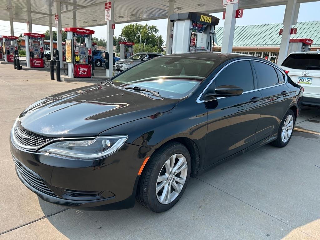 2017 Chrysler 200 LX