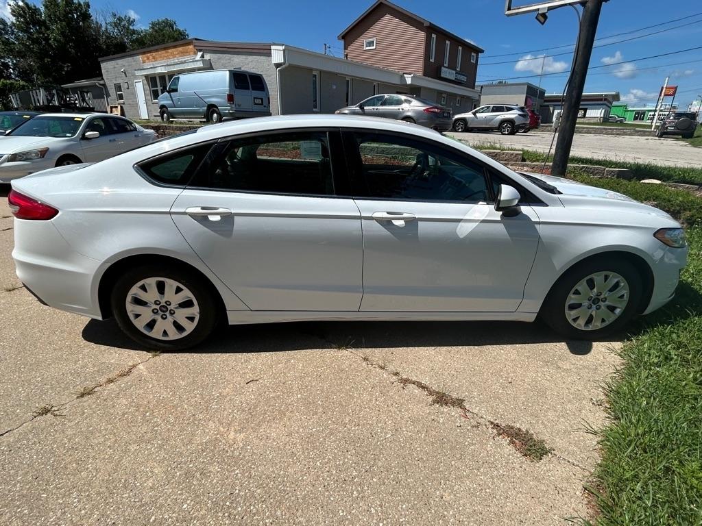 2019 Ford Fusion S - Photo 6