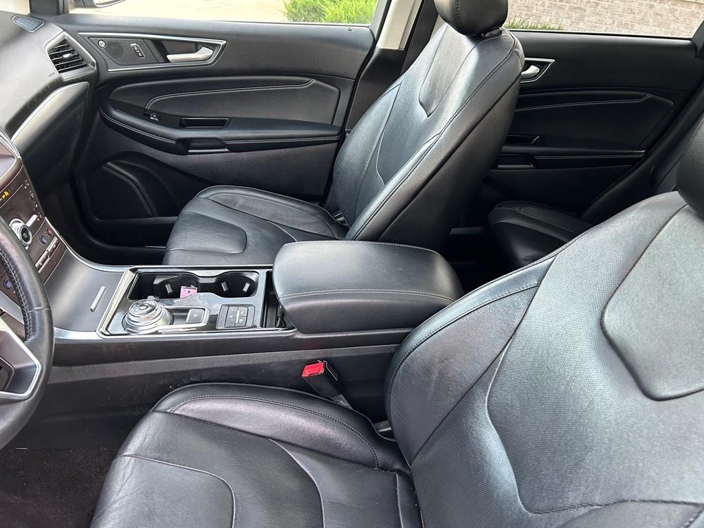 2020 Ford Edge Titanium - Photo 9