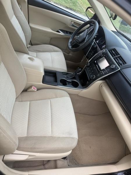 2015 Toyota Camry LE - Photo 6