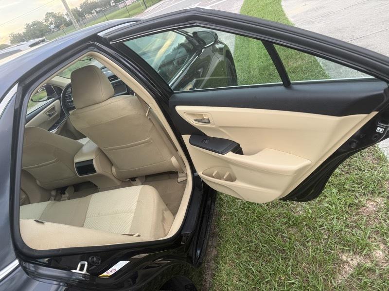 2015 Toyota Camry LE - Photo 8