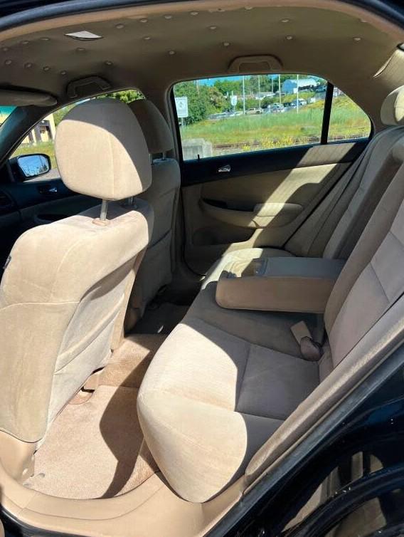 Honda Accord LX sedan AT 2005