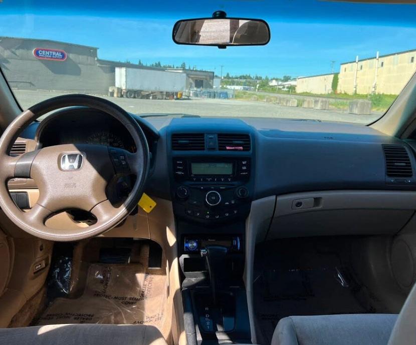 Honda Accord LX sedan AT 2005