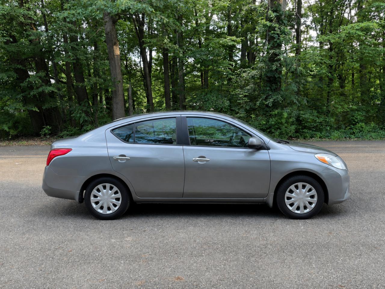 Nissan Versa 1.6 S Sedan 2012