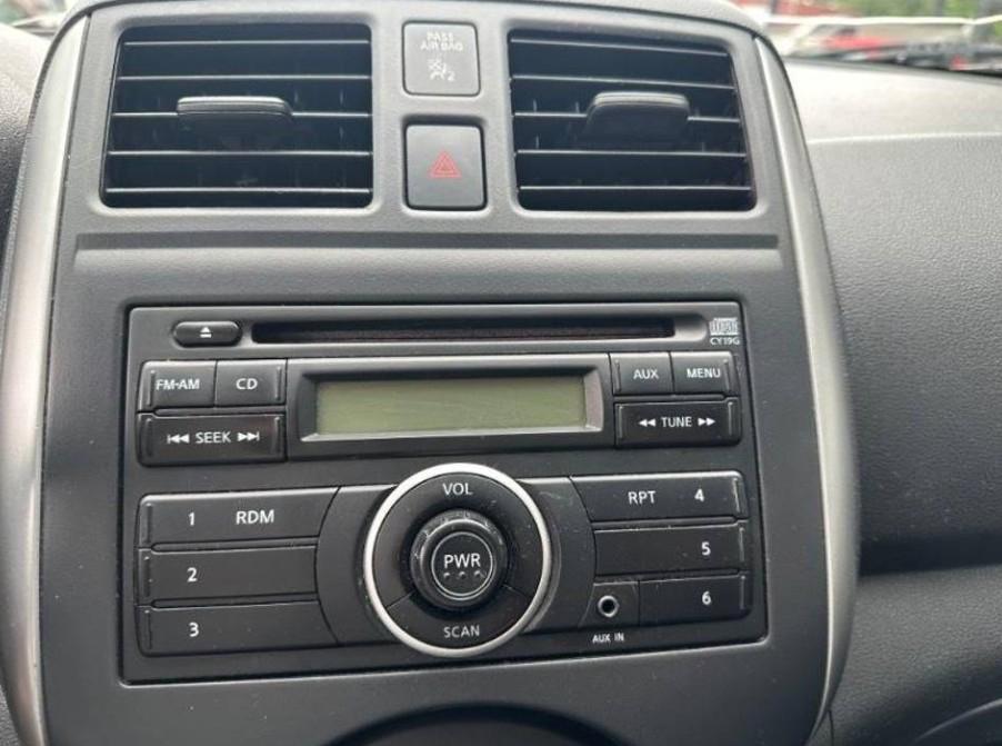 Nissan Versa 1.6 S Sedan 2012