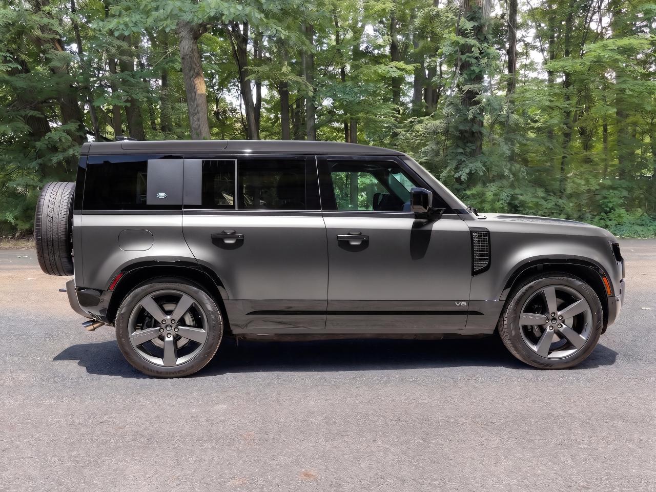 Land Rover Defender  2023