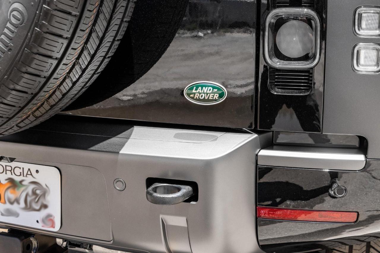 Land Rover Defender  2023