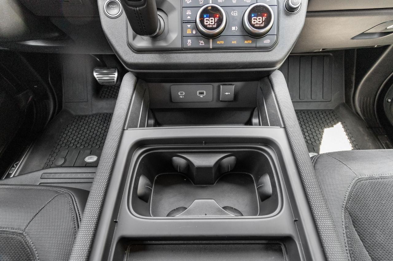 Land Rover Defender  2023