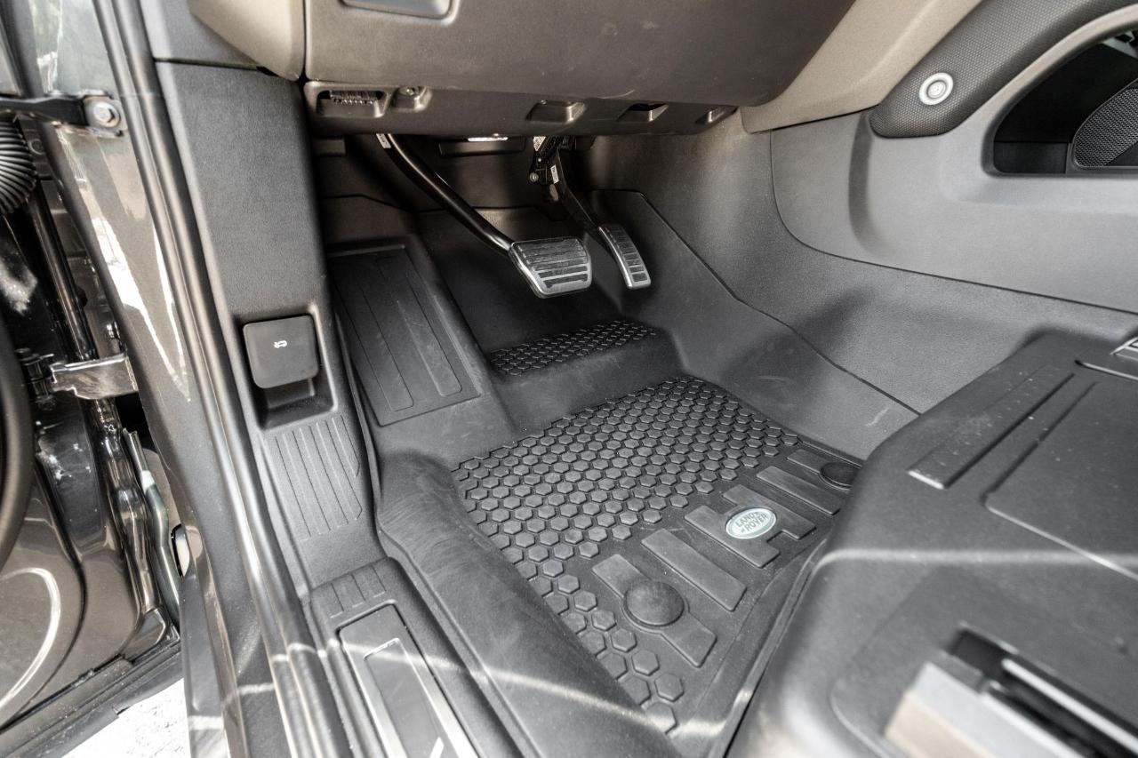 Land Rover Defender  2023
