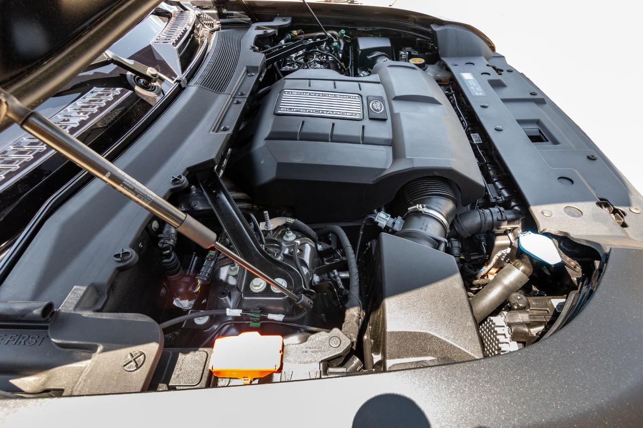 Land Rover Defender  2023