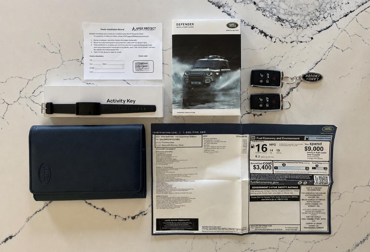 Land Rover Defender  2023