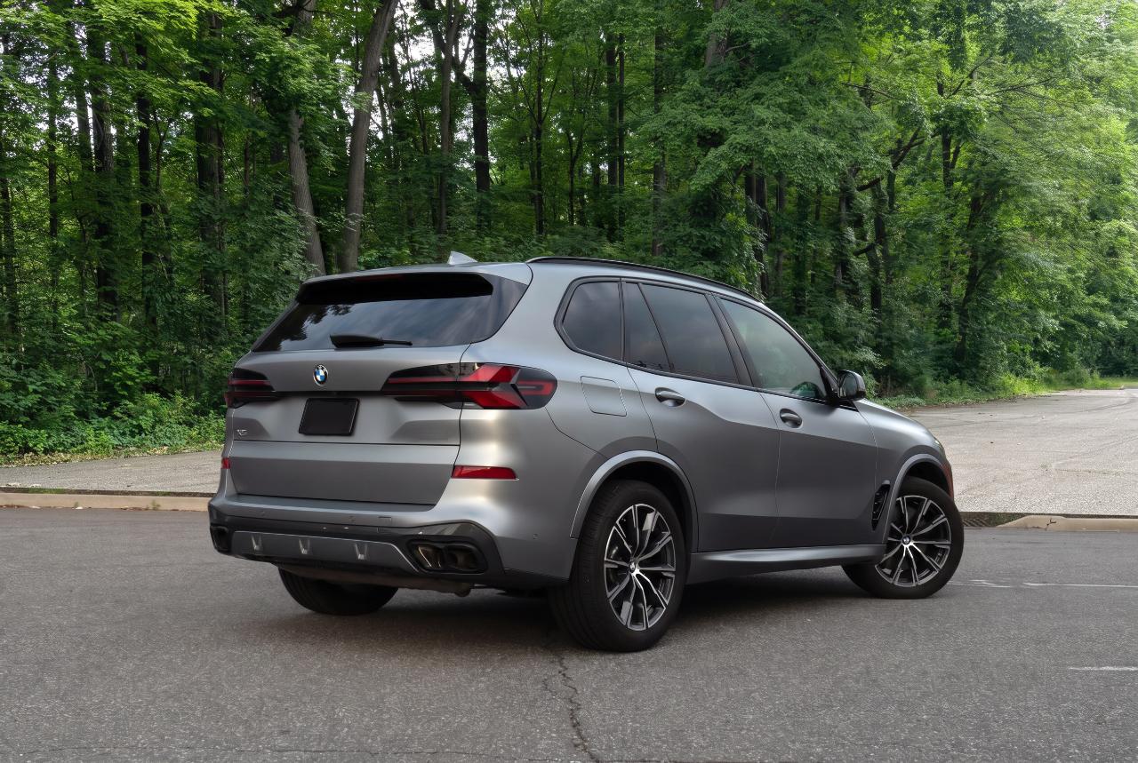 BMW X5 M60i 2024