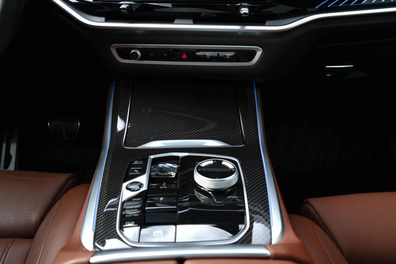 BMW X5 M60i 2024